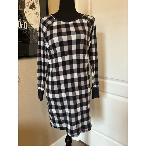 Victoria's Secret black and white plaid pajama dress - Picture 1 of 3